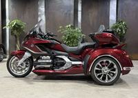 Motocyclettes tout-terrain Gold Wing Tour automatiques DCT 2024 avec moteur 4 temps et moteur sans balais