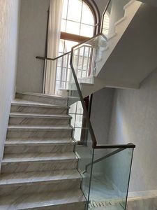 Barandilla de cristal interior moderna para escaleras, porche, edificio de oficinas, resistente al agua, envío rápido, instalación DIY, fácil de personalizar - Product Image 2