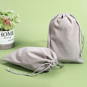 Bolsas de Terciopelo Suave con Cordón y Logotipo Impreso Personalizado, Bolsitas Pequeñas para Empaque de Regalos y Joyería - Product Image 1