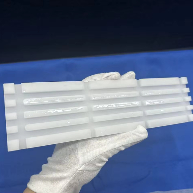 Customized Laser Drilling Quartz Glass Plate Milky White Fused Silica Glass Sheet Opaque Quartz Plate