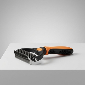 Peigne de toilettage professionnel 2-en-1 pour chiens et chats 2026 – Démêlant, brosse démêlante, éliminateur de poils, nettoyeur de sous-poil pour chiots et chatons à poils longs - Product Image 1