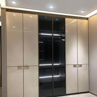Armoire en métal avec porte en verre, style moderne beige, appartement, rotin, victorien, scandinave, Japandi