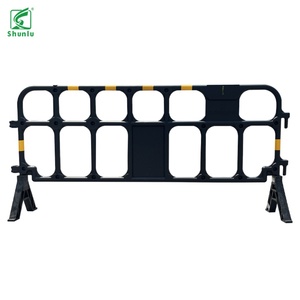Barricade routière en plastique HDPE de 2100 mm, jaune, qualité ingénierie IP10, pour routes et chantiers - Product Image 5