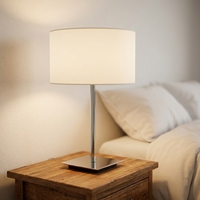 Lampe de table Courtyard by Marriott en chrome brossé 10W avec abat-jour blanc rigide pour l'éclairage des chambres d'hôtel, certifiée UL