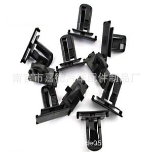 Chrysler Grand Jeep Cherokee Wrangler <b>Door</b> Sill <b>Trim</b> Retaining Clips 546298 Model 4132 Replacement Repair Parts - Product Image 3