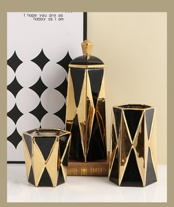 Vase à fleurs en céramique noire <span class=keywords><strong>et</strong></span> dorée pour <span class=keywords><strong>décoration</strong></span> intérieure de luxe léger Pots au gingembre - Product Image 6