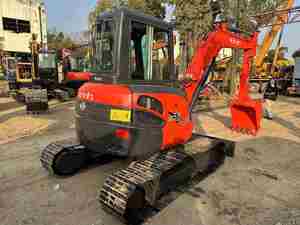 Mini-excavatrice Kubota U55 d'occasion 100% japonaise à vendre, bon état, prix attractif, poids opérationnel de 5 tonnes, composants essentiels inclus - Product Image 3