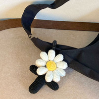 Porte-clés fleur en laine tricotée à la main, pendentif concert, breloque de sac pour couple, fleur tricotée, marguerite