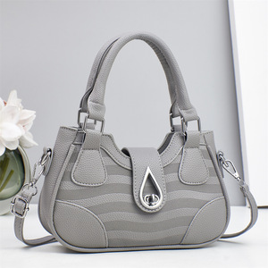 Exquisite shoulder bag, messenger bag, women's clothing, large size, all-match elegant lady - Product Image 2