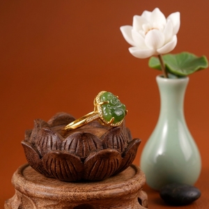 Bague Bouddha Maitreya porte-bonheur en pierre naturelle verte, bijou plaqué or 18 carats, ajustable, amulette de protection, cadeau pour elle, vente en gros - Product Image 1