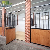 Panneaux d'écurie et portes de box pour chevaux, système d'écurie en gros pour fermes, ranchs et projets équestres professionnels