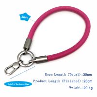 Tali Lanyard Tali Pergelangan Tangan Bahan PU Lembut MEGA, Modis dan Tahan Lama dengan Pengait Logam untuk Kartu Telepon, Kunci, dan Aksesoris