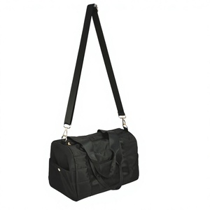 Sac de voyage en nylon noir avec logo tendance, grande capacité, fermeture éclair, style minimaliste, toutes saisons, portable, bagage à main - Product Image 5