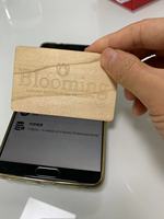 Cartes de visite professionnelles en bois de luxe en gros avec logo découpé au laser personnalisé, interface RFID NFC de contrôle d'accès 13,56 MHz pour hôtels, finition brillante