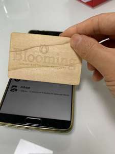Cartes de visite professionnelles en bois de luxe en gros avec logo personnalisé découpé au laser, interface RFID et NFC 13,56 MHz pour le contrôle d'accès des hôtels - Product Image 4