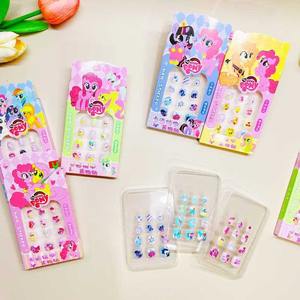 Puntas de uñas usables de dibujos animados lindos hechos a mano para niñas 3-12 Juego de manicura para niños Ataúd de almendra Diseños de uñas cuadradas para dedos - Product Image 3