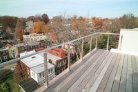 Poteau carré en acier inoxydable à fixation au sol avec trous pré-percés pour balcon et escalier