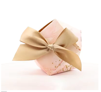 Boîtes en papier pour bonbon de mariage en forme de pyramide avec logo personnalisé Boîtes en papier pour bonbons de fête d'anniversaire