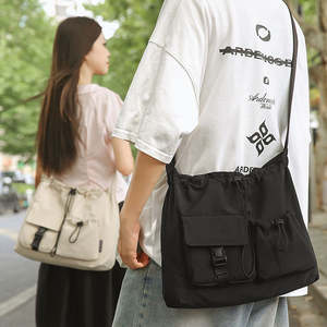 Bolso bandolera de hombro portátil, plisado, impermeable, retro y de alta calidad para mujer. - Product Image 5