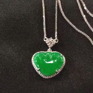Nueva llegada 18K oro blanco collar en forma de corazón Jade piedra colgante fábrica al por mayor verde Jadeíta natural para regalo de compromiso - Product Image 6