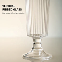 Vase Trompette Haut en Verre Transparent Côtelé pour Centre de Table de Mariage et Fêtes – Vente en Gros pour la Maison et le Salon