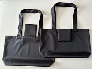 กระเป๋าช้อปปิ้งพับได้แบบกำหนดเองได้  วัสดุโพลีเอสเตอร์รีไซเคิล น้ำหนักเบา ทนทาน  สำหรับโฆษณาส่งเสริมการขาย  คุณภาพสูง เป็นมิตรกับสิ่งแวดล้อม  สำหรับทุกเพศ - Product Image 3