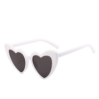 Lunettes de soleil réfléchissantes en plastique, monture en forme de cœur, style vintage, mignonnes, pour femme, style Lolita