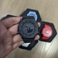 Montres numériques G, y compris les modèles GM2100, GA2100, GA110, DW5600, sont de la série -Série personnalisable en usine avec fonction de résistance disponible SANDA
