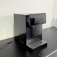 Distributeur d'eau de table moderne avec réservoir chaud et froid pour hôtels et restaurants