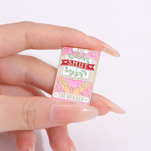 Sming Pins "smut" Reader เข็มกลัดเคลือบไพ่ทาโรต์บัตรกระเป๋าเป้สะพายหลังตราเสื้อผ้าเครื่องประดับของขวัญสำหรับเพื่อน - Product Image 3