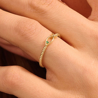 Anillo Cristiano de Oro Macizo Chapado con Diseño Delicado de Pez, Anillo de Declaración con Pequeño Esmeralda Ichthus, Ideal para Regalo