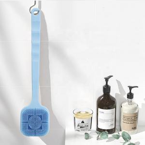Brosse de bain en silicone à long manche, brosse de massage pour le dos - Product Image 1