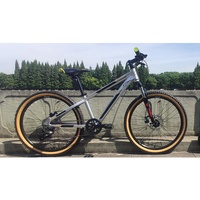 Vélo de montagne 24 pouces modèle K240 en alliage d'aluminium, 9 vitesses, dérailleur arrière, freins à disque avant/arrière, fourche rigide