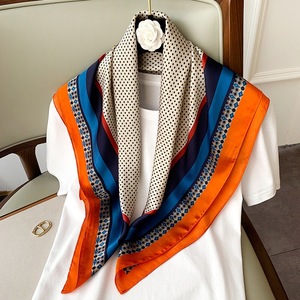 70*70cm sciarpa per capelli in raso di seta personalizzata <span class=keywords><strong>fazzoletto</strong></span> <span class=keywords><strong>da</strong></span> donna stampato Bandana a <span class=keywords><strong>testa</strong></span> quadrata femminile marmitta per collo piccolo hijab lady girl - Product Image 4