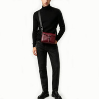 Sac bandoulière à rabat pour homme en similicuir gaufré crocodile bordeaux, avec sangle réglable en toile et boucle rétro