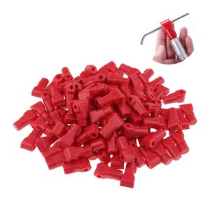 100 Uds. Cerradura de parada Cerradura de gancho de clavija Cerradura de parada roja Cerraduras de gancho de seguridad antirrobo para ganchos de exhibición de pared de listones de tablero de clavijas - Product Image 3