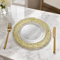 Assiette de présentation en verre texturé doré de 13 pouces, assiette décorative en verre transparent pour la mise en scène de table de mariage ou de fête