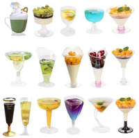 Gobelets à dessert miniatures 2OZ 5OZ avec plateau et cuillère en plastique PS rigide, verres à vin, verres à liqueur, pour servir des desserts, des glaces, des yaourts, des mousses