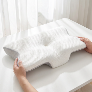Oreiller ergonomique en mousse à mémoire de forme, design papillon, respirant, pour dormeurs sur le côté et sur le dos - Style moderne - Product Image 1