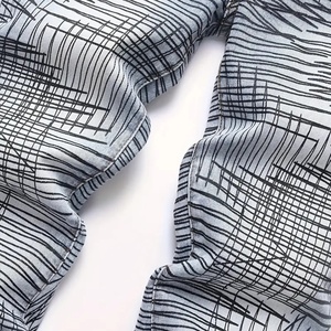 Pantalones Vaqueros Anchos de Mezclilla Lavada a la Piedra para Hombre con Estampado de Caos, Estilo Hip Hop y Bordado Urbano, Perfectos para el Estilo Urbano Hip-hop - Product Image 4