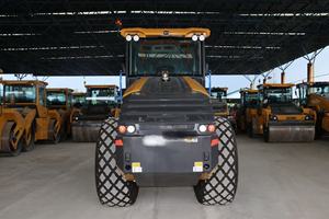 Rouleau compresseur vibrant à tambour unique XS125, 12 tonnes, tambour de 2130 mm, haute performance, machine de compactage robuste, prix usine - Product Image 4