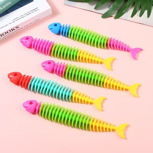 Juguetes de descompresión al por mayor de Alibaba: Juguetes blandos de TPR, elásticos, con forma de espina de pescado, esqueleto de pescado y tiras de fideos. - Product Image 6