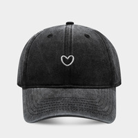 Gorra de béisbol de 5 paneles para mujer, estilo retro artístico, con bordado de hojas y pequeños corazones, de moda, de tela suave, lavada, para verano y exteriores, de estilo sencillo.