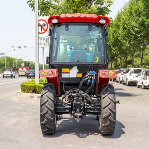 Tractor con Cargador Frontal y Retroexcavadora para Fábrica - Product Image 6