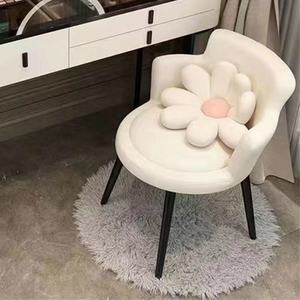 Nueva Silla de Maquillaje de Terciopelo Crema, Silla de Dormitorio Moderna y Sencilla, Silla Pequeña con Diseño de Flores - Product Image 4
