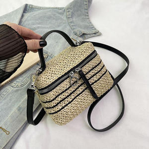 Sac fourre-tout en paille Laffia au design tendance, nouveau sac de plage tressé en paille, polyvalent, à porter à l'épaule ou en bandoulière - Product Image 1