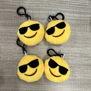 Porte-clés en peluche KUBIXION avec logo personnalisable, émoticône kawaii, super doux en coton PP, taille 6 cm - Product Image 6