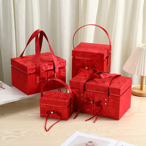Cajas de Regalo de Boda Jinxi, Estilo Chino Rojo con Asa para Recuerdos de Boda - Product Image 1
