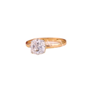 Anillo de Oro con Diamante Solitario de Corte Cojín Elegante, Joyería de Lujo para Compromiso para Mujer - Product Image 1