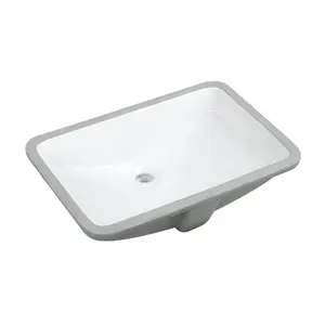 Bagno esterno sotto il lavandino in ceramica per lavabo